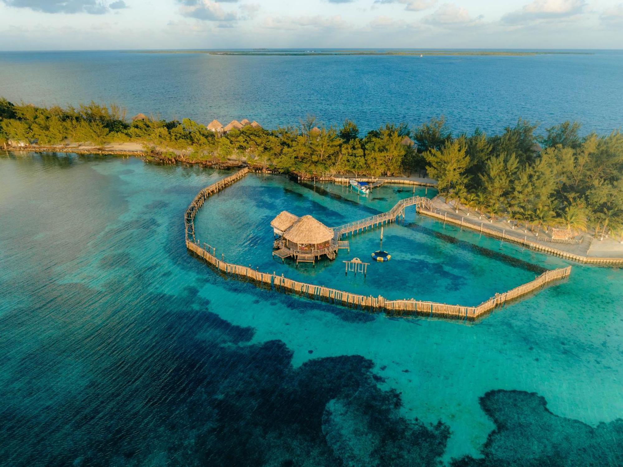 Thatch Caye Resort A Muy'Ono Resort ホプキンズ エクステリア 写真
